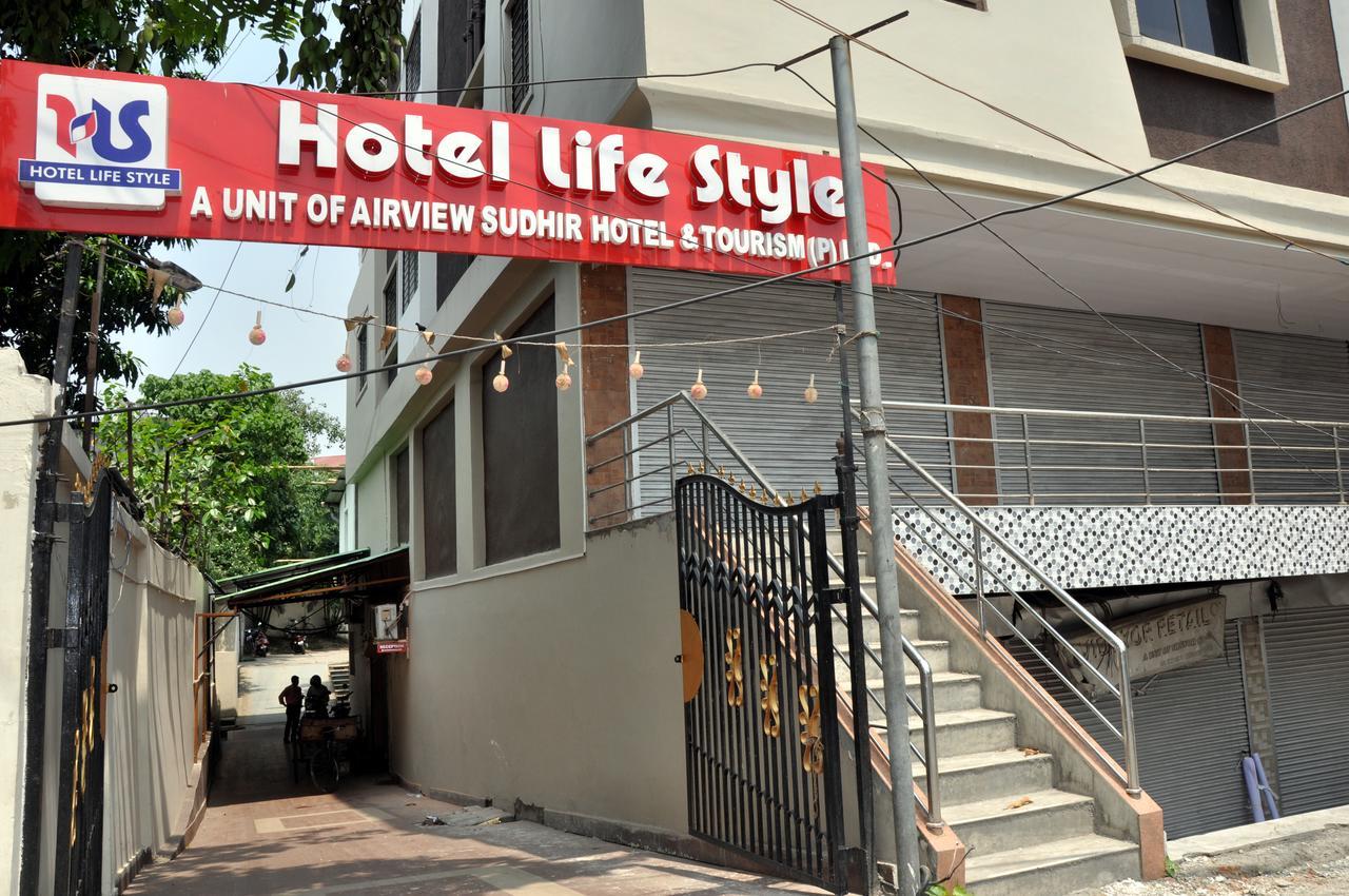 Hotel Lifestyle Sziliguri Kültér fotó
